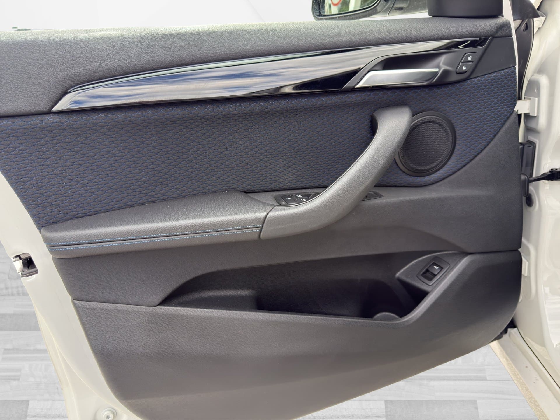 BMW X1 xDrive18d - Thumbnail 12
