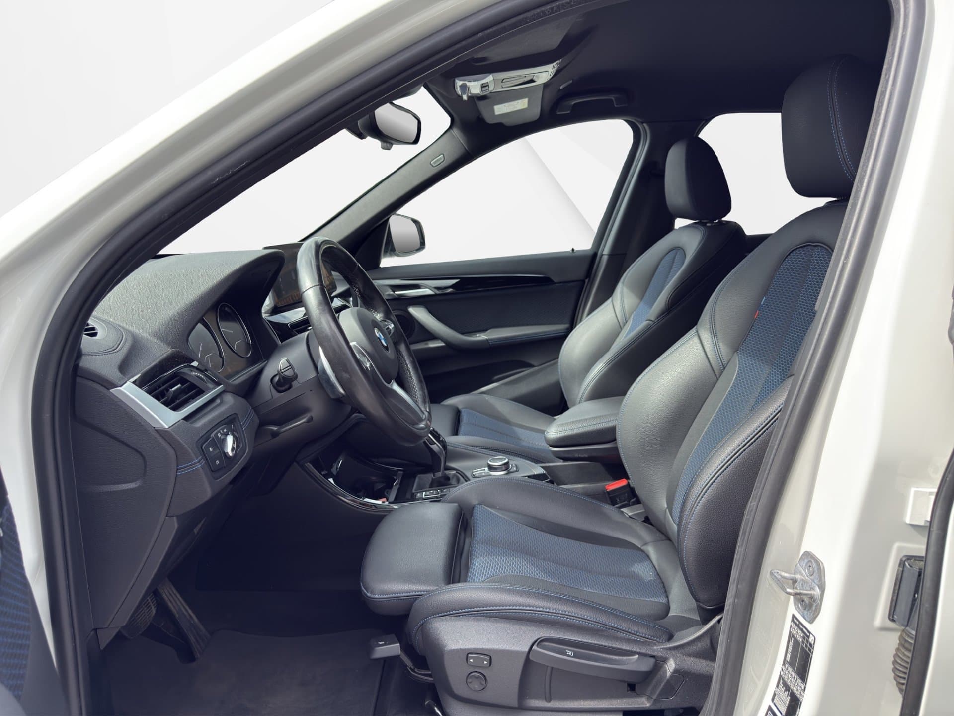 BMW X1 xDrive18d - Thumbnail 9