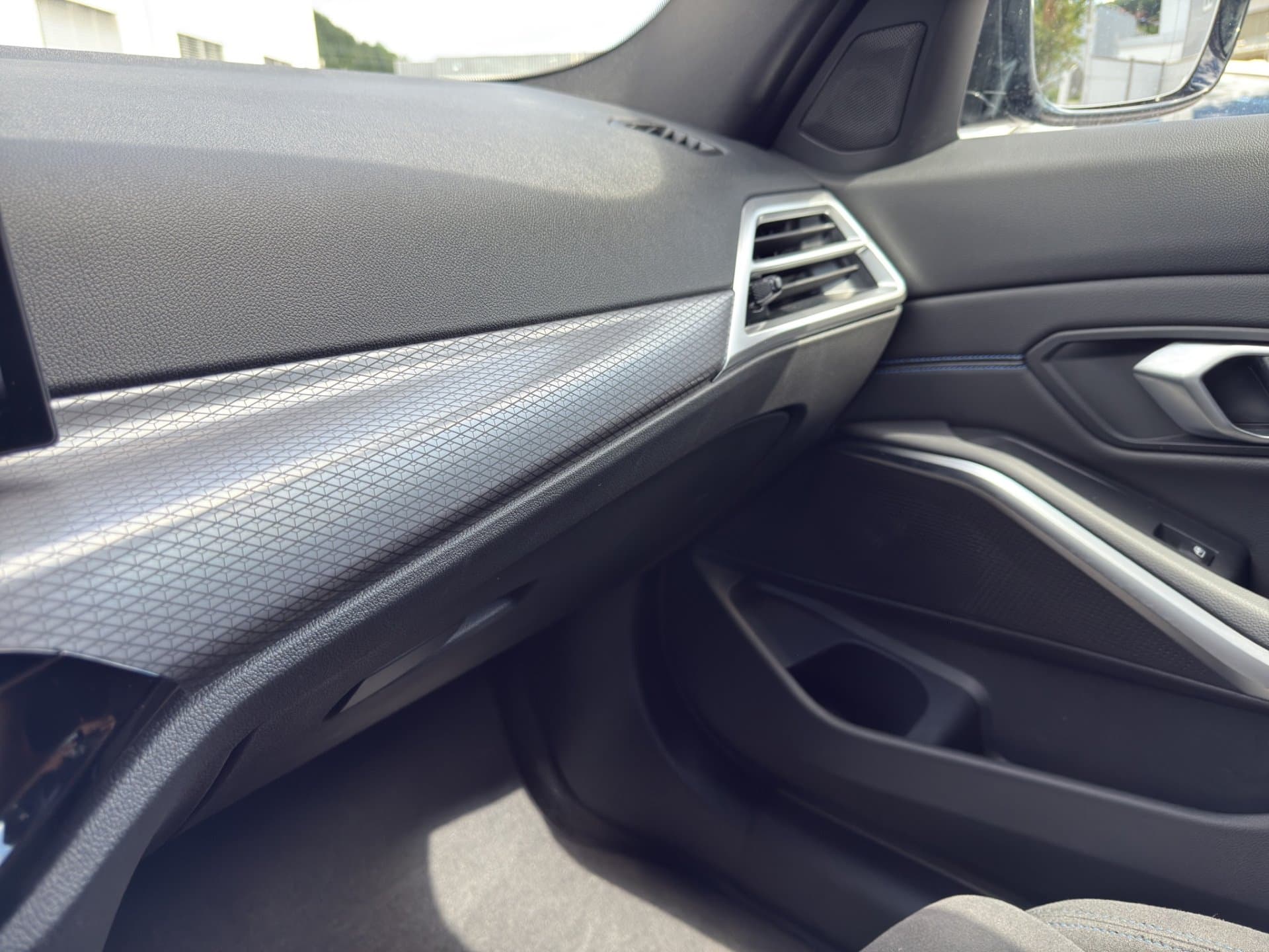 BMW 320d xDrive - Thumbnail 13