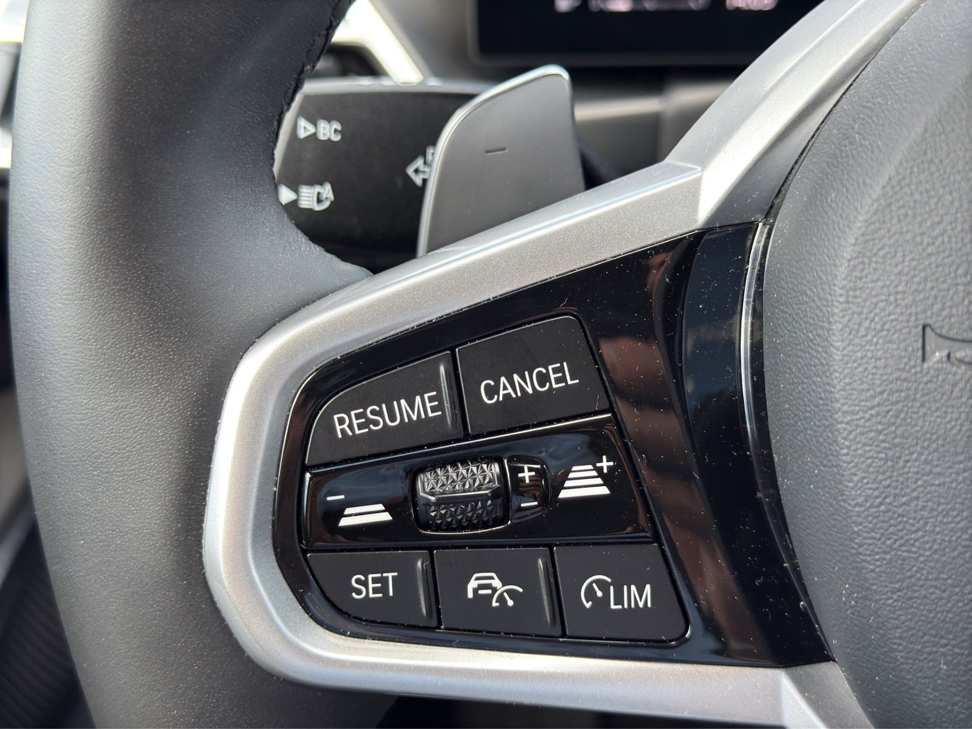 BMW 320d xDrive - Thumbnail 18