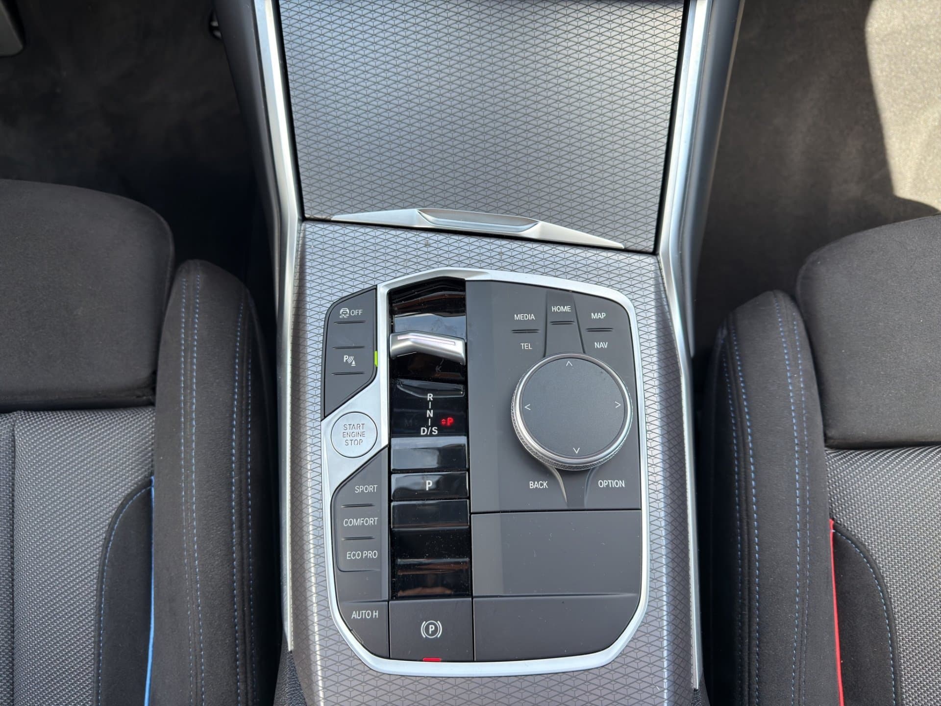 BMW 320d xDrive - Thumbnail 23