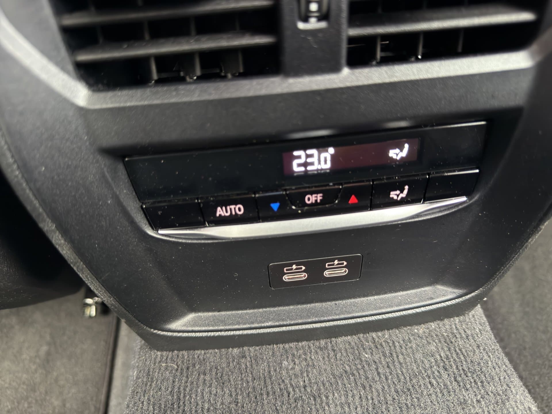 BMW 320d xDrive - Thumbnail 25