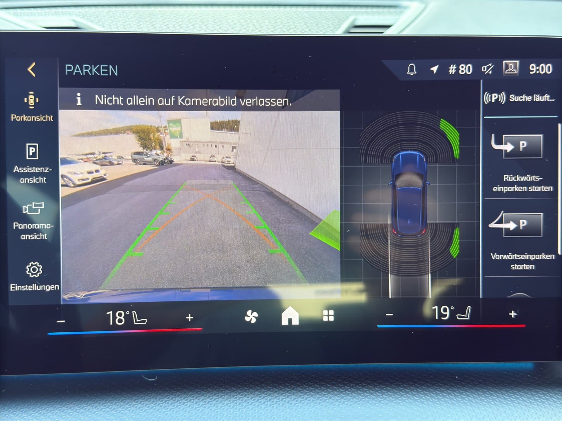 BMW X1 sDrive18i - Thumbnail 29