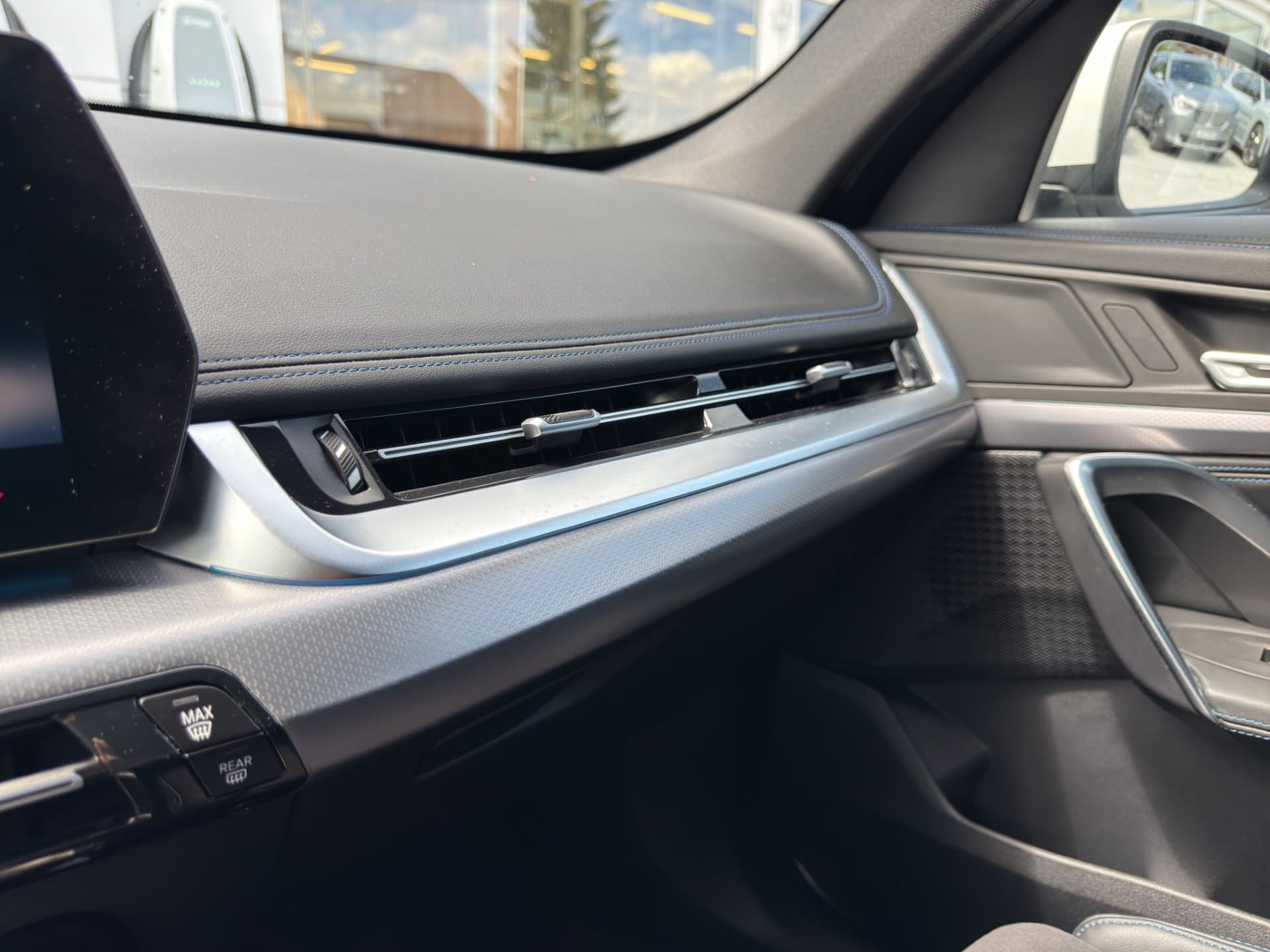 BMW X1 xDrive25e - Thumbnail 24