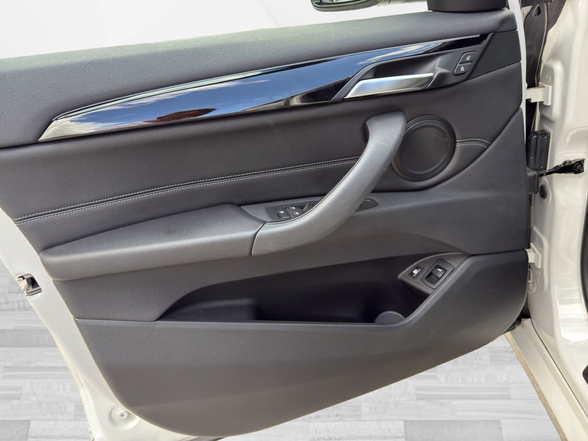 BMW X1 xDrive25e - Thumbnail 14