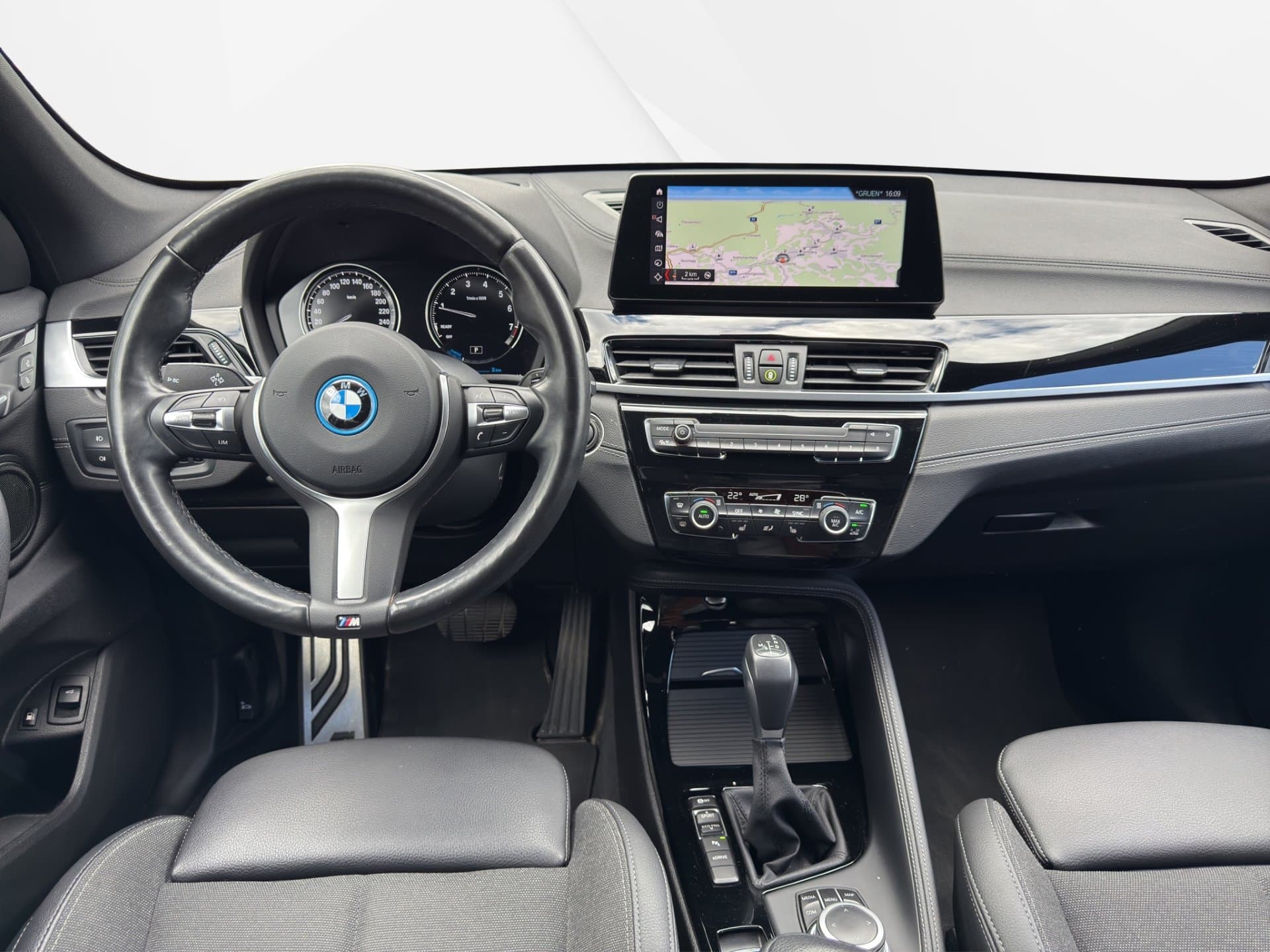 BMW X1 xDrive25e - Thumbnail 16