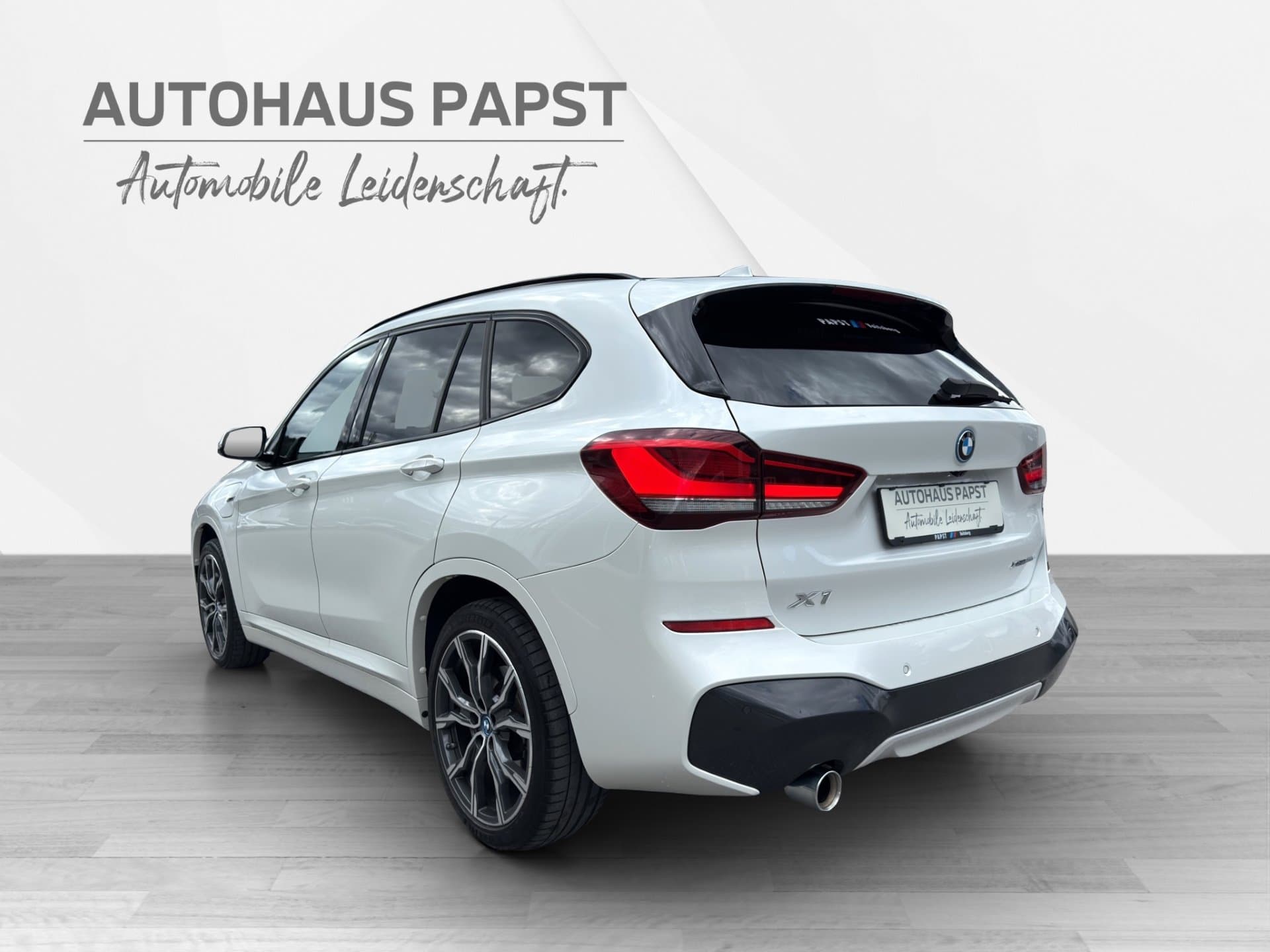 BMW X1 xDrive25e - Thumbnail 3