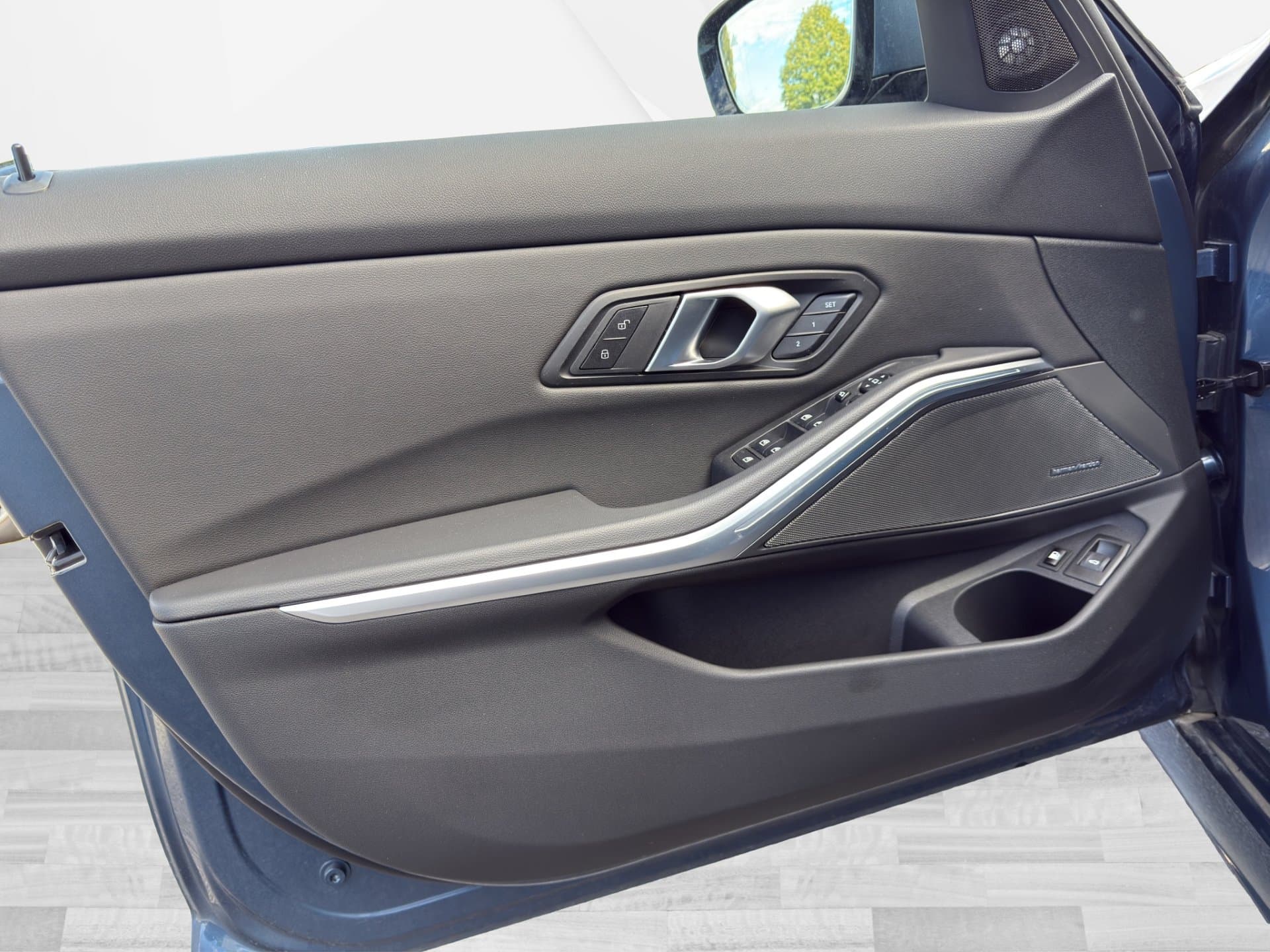 BMW 330e xDrive - Thumbnail 15