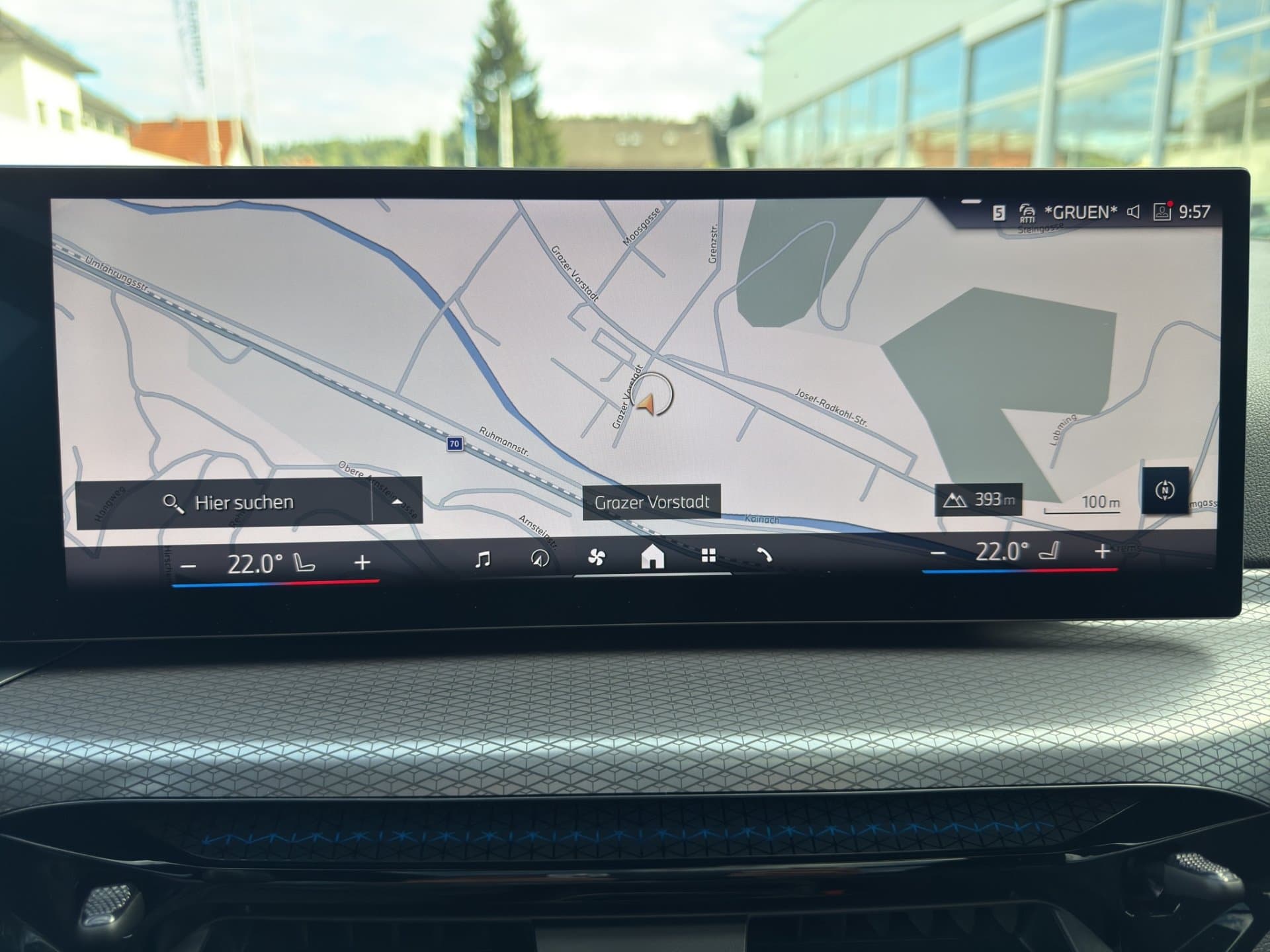 BMW 330e xDrive - Thumbnail 30