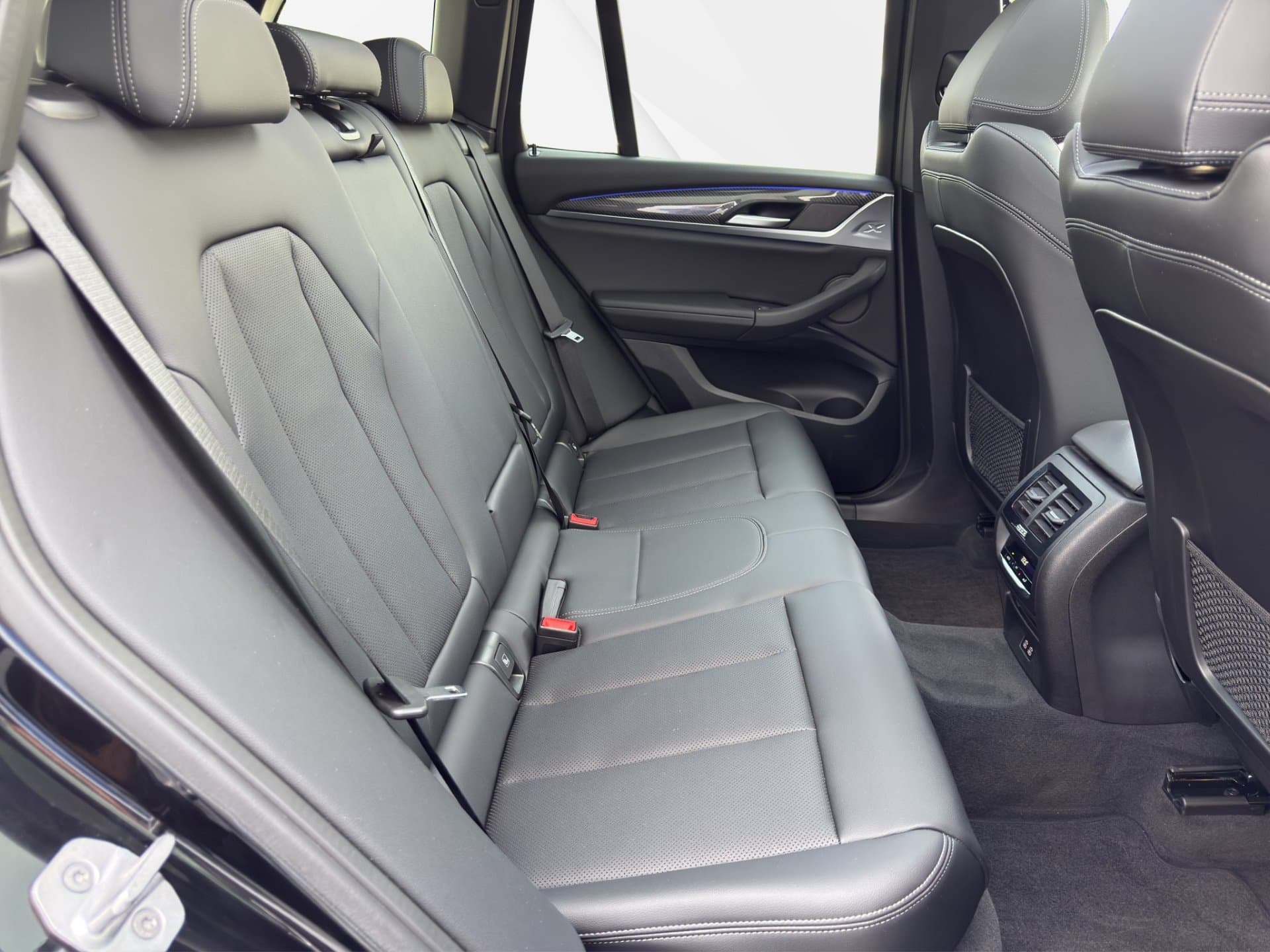 BMW X3 xDrive 20d - Thumbnail 12