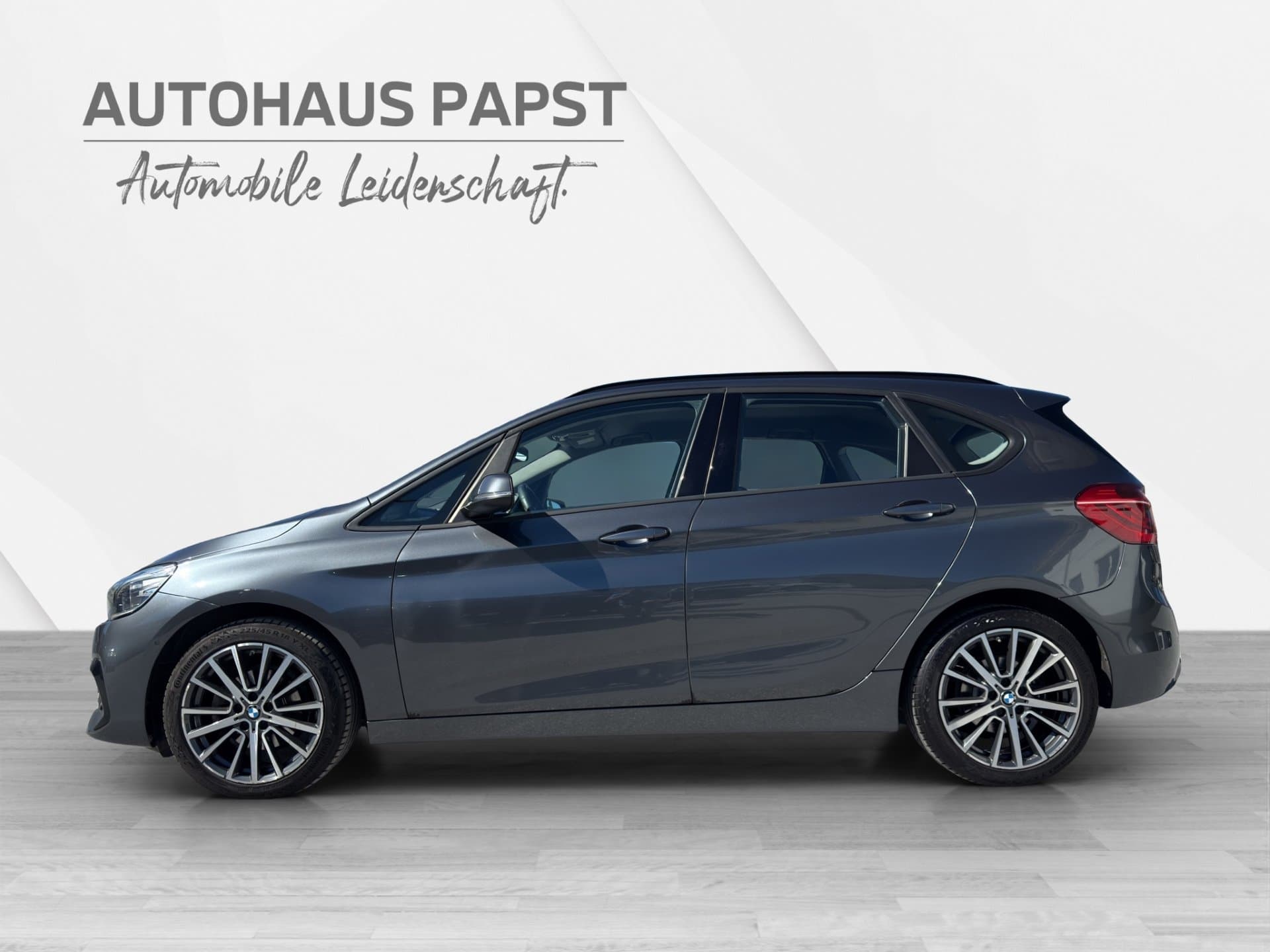 BMW 218i - Thumbnail 2