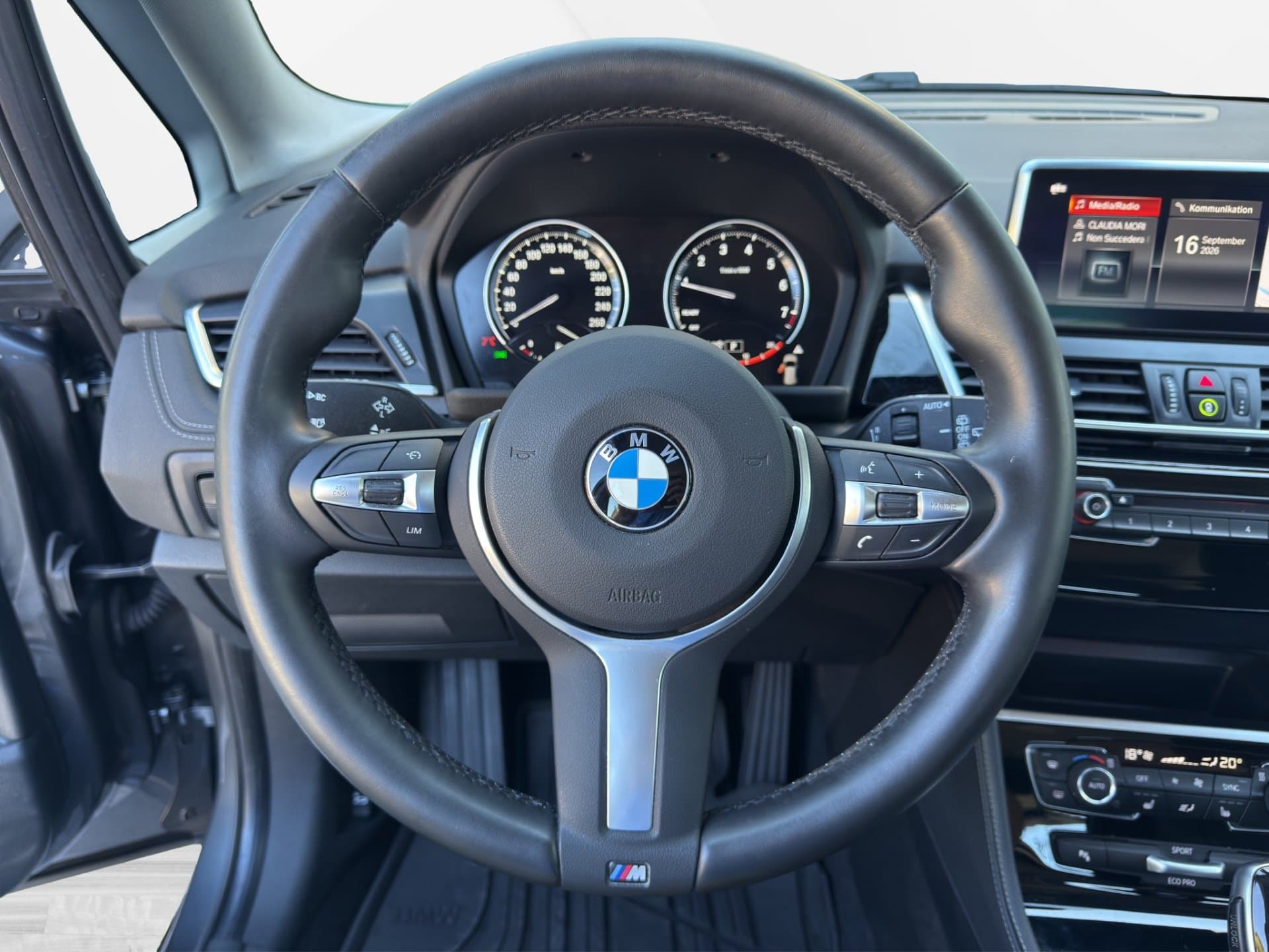 BMW 218i - Thumbnail 18