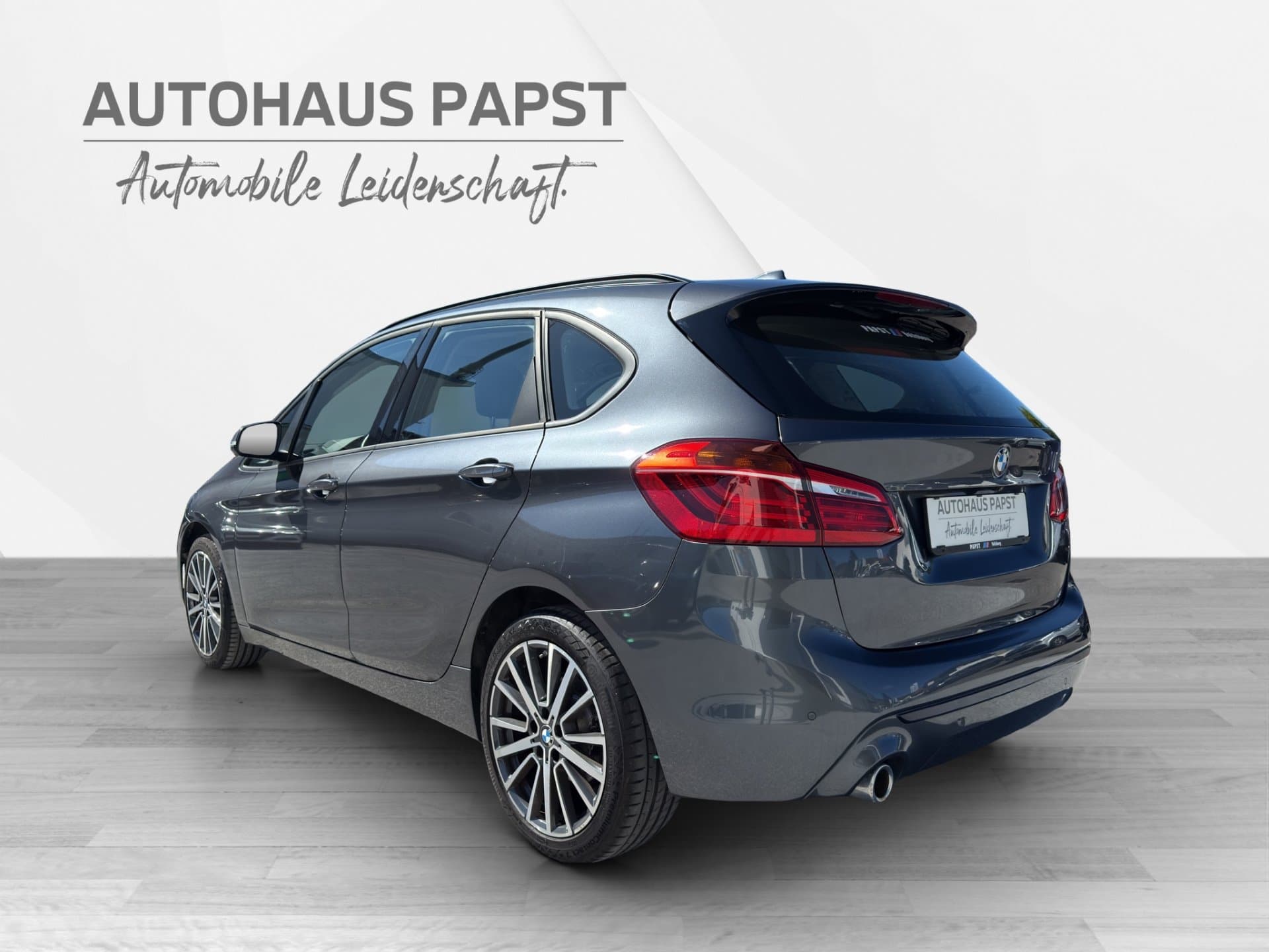 BMW 218i - Thumbnail 3