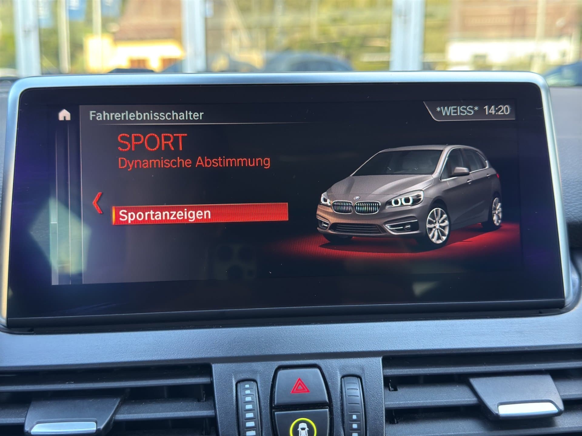 BMW 218i - Thumbnail 30