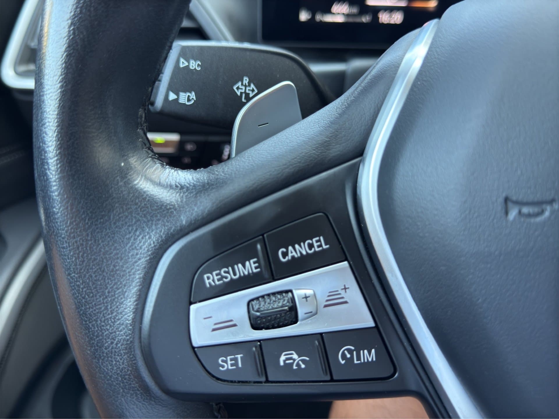 BMW 320d xDrive - Thumbnail 17