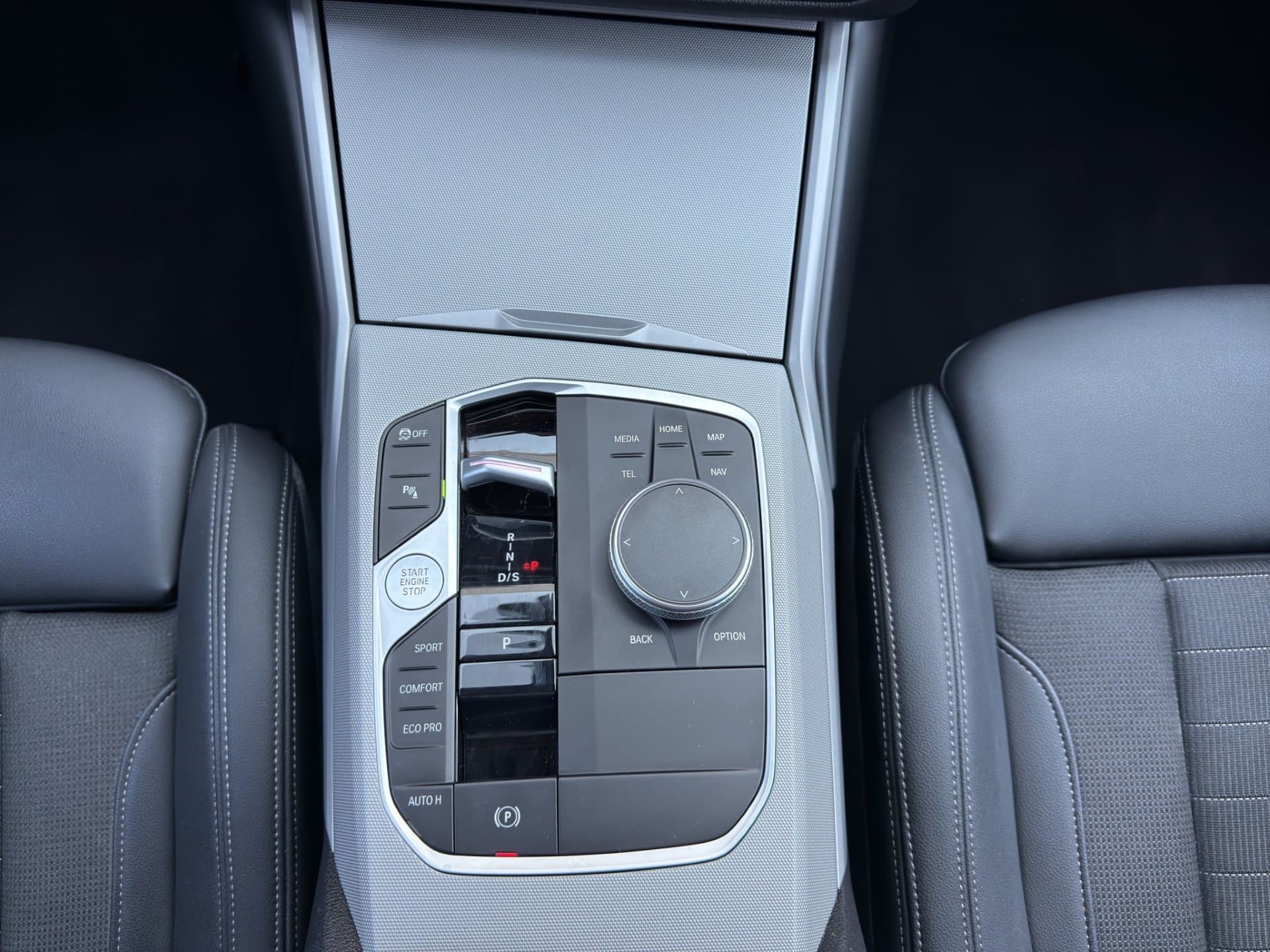 BMW 320d xDrive - Thumbnail 23