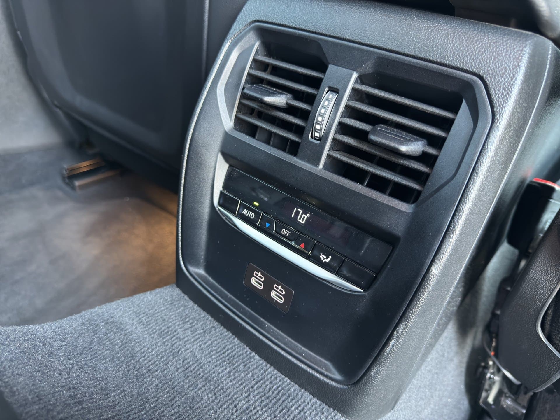 BMW 320d xDrive - Thumbnail 24