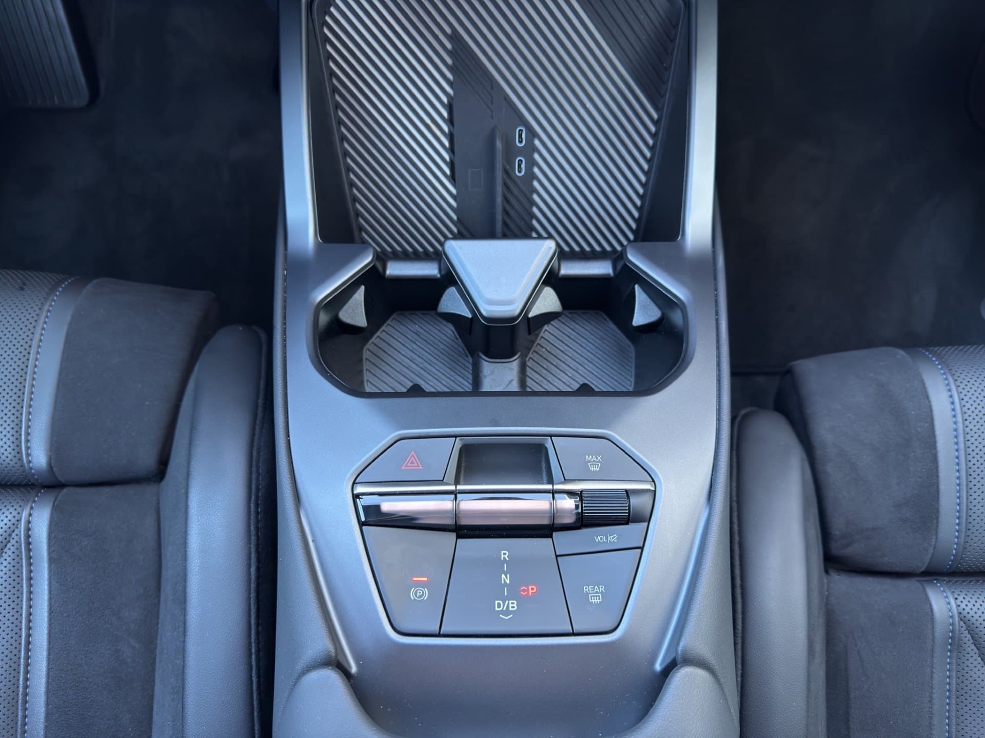 BMW iX3 50 xDrive - Thumbnail 21