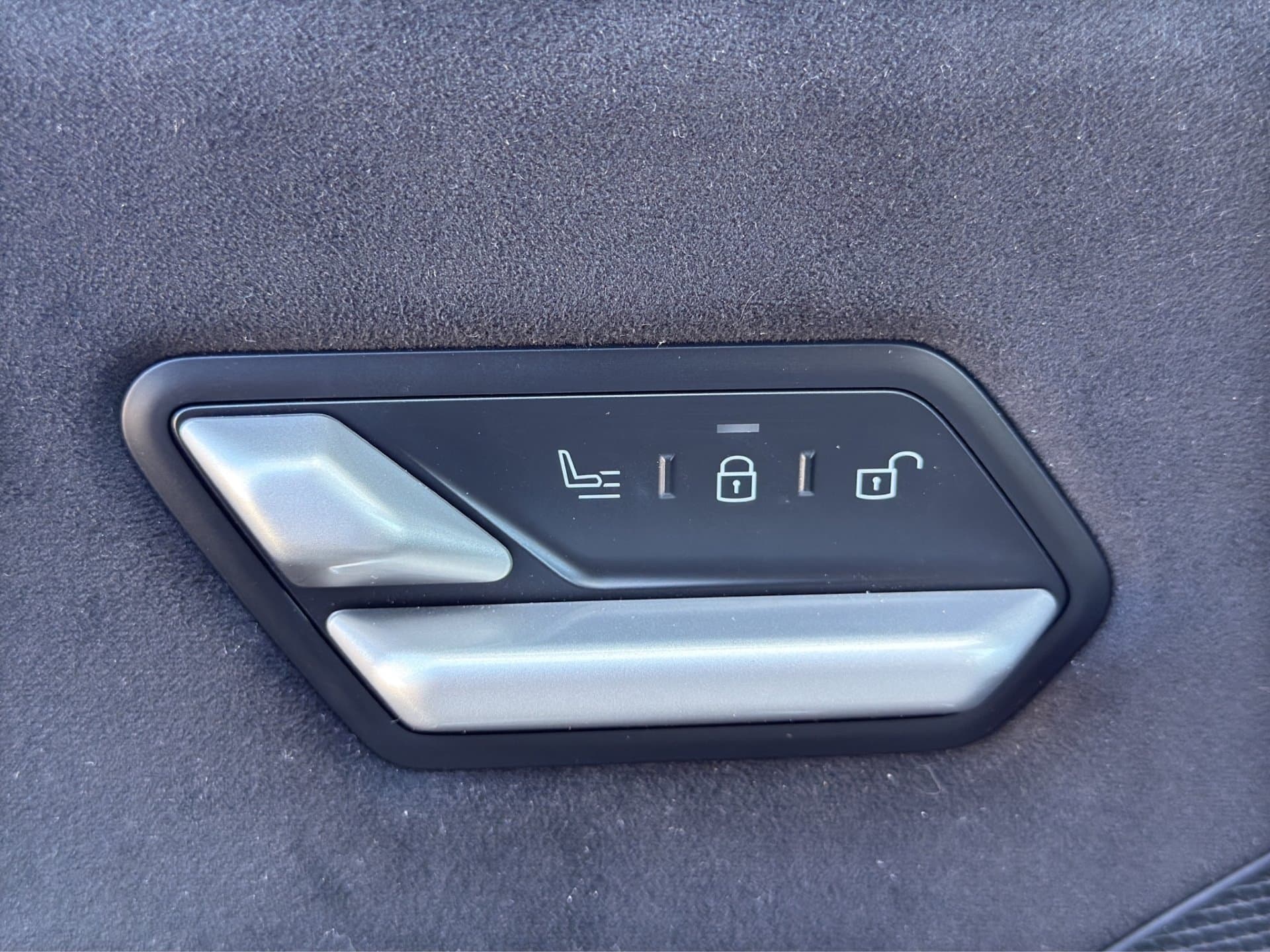 BMW iX3 50 xDrive - Thumbnail 24