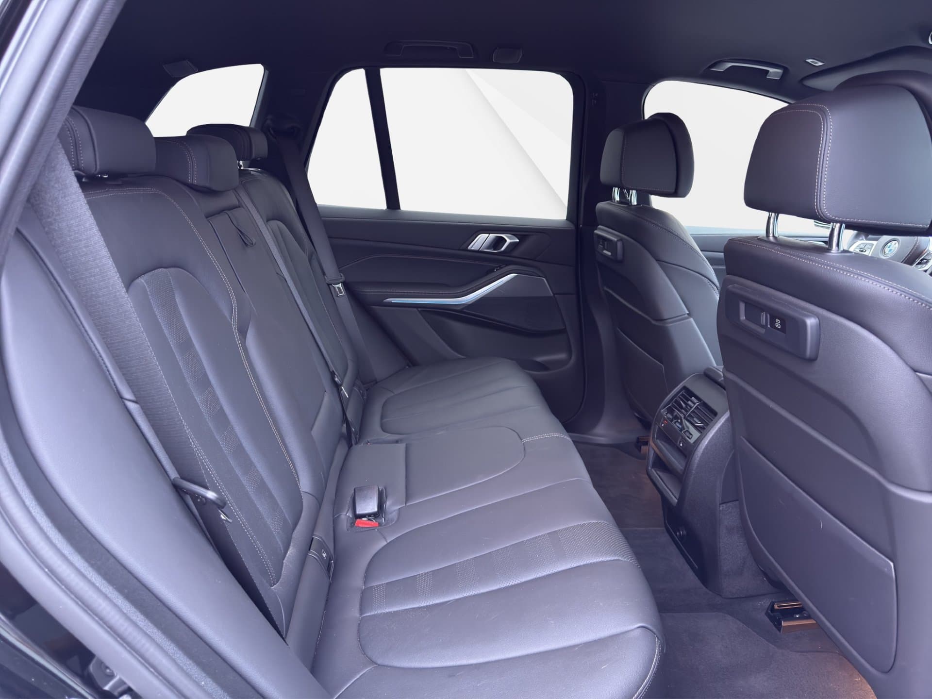 BMW X5 xDrive45e - Thumbnail 12