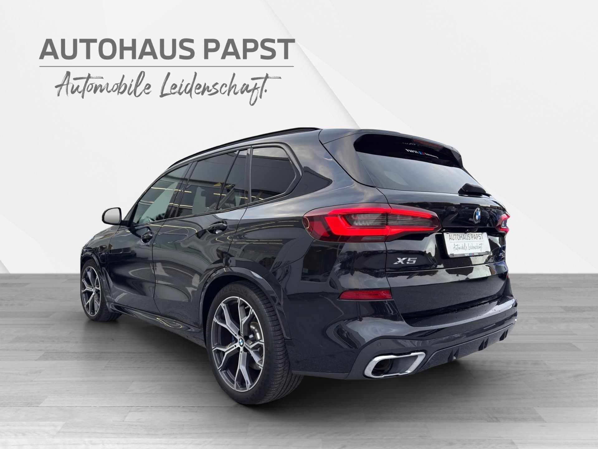 BMW X5 xDrive45e - Thumbnail 3