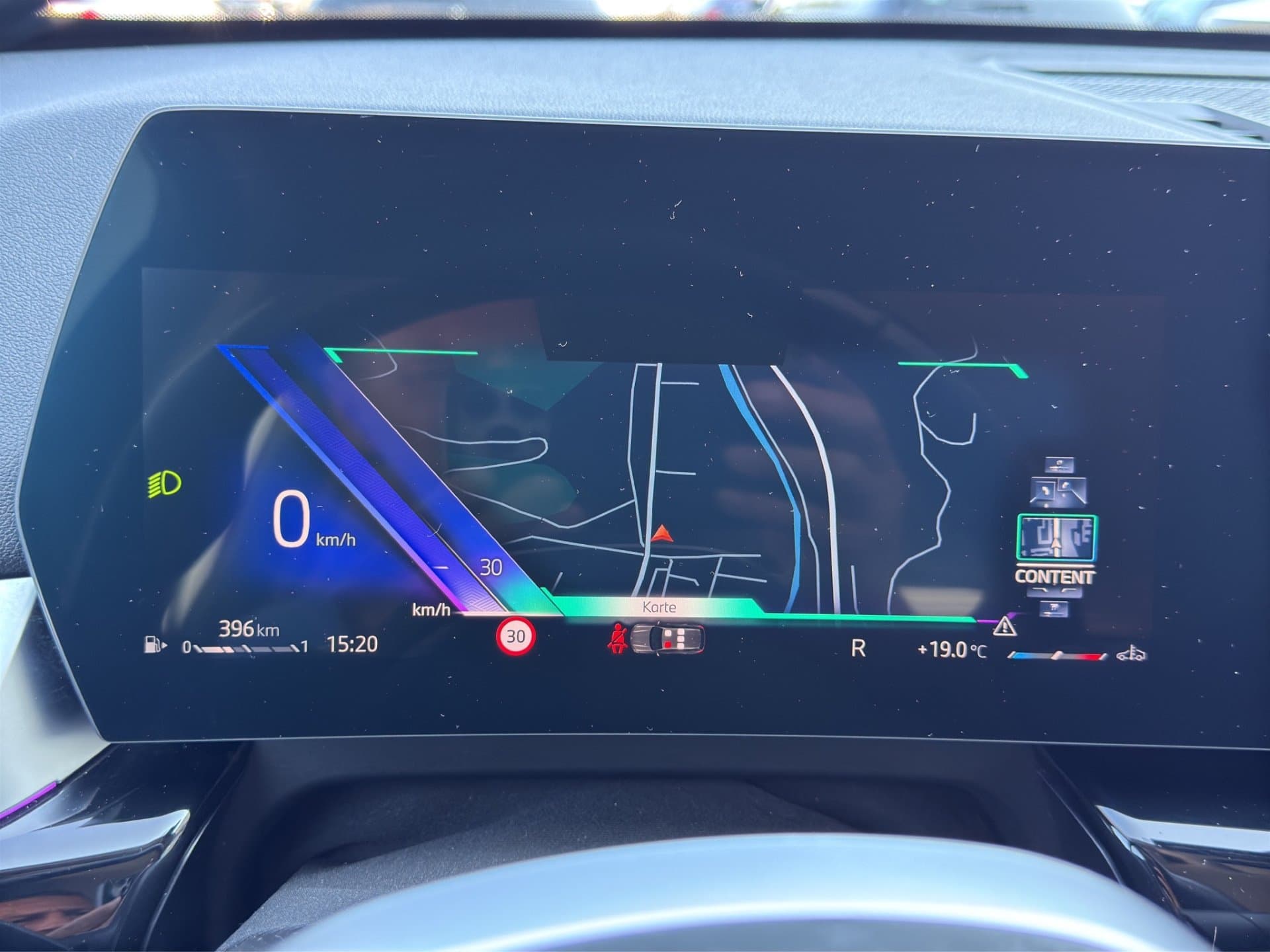 BMW X1 sDrive18d - Thumbnail 20