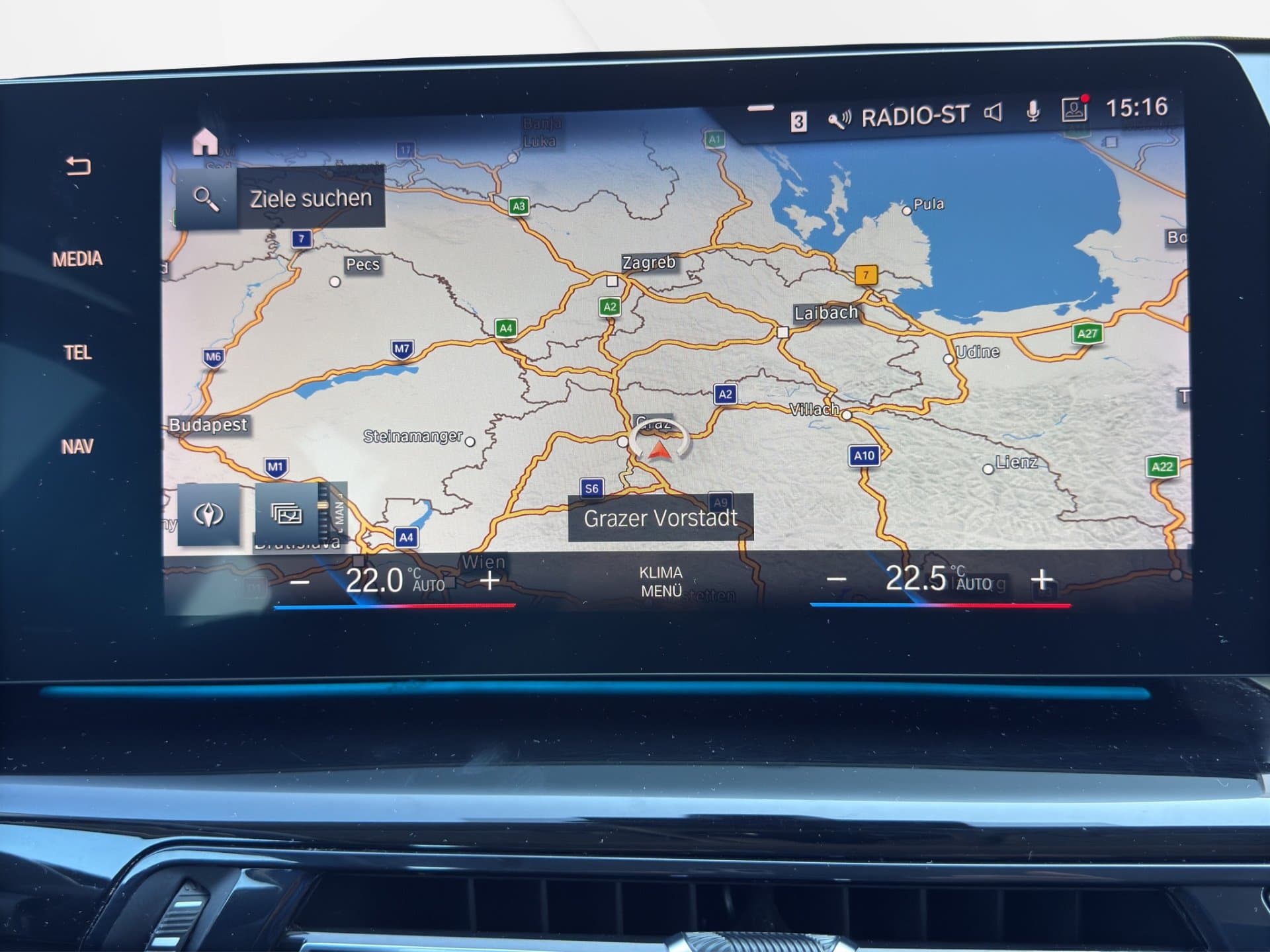 BMW X1 sDrive18d - Thumbnail 23