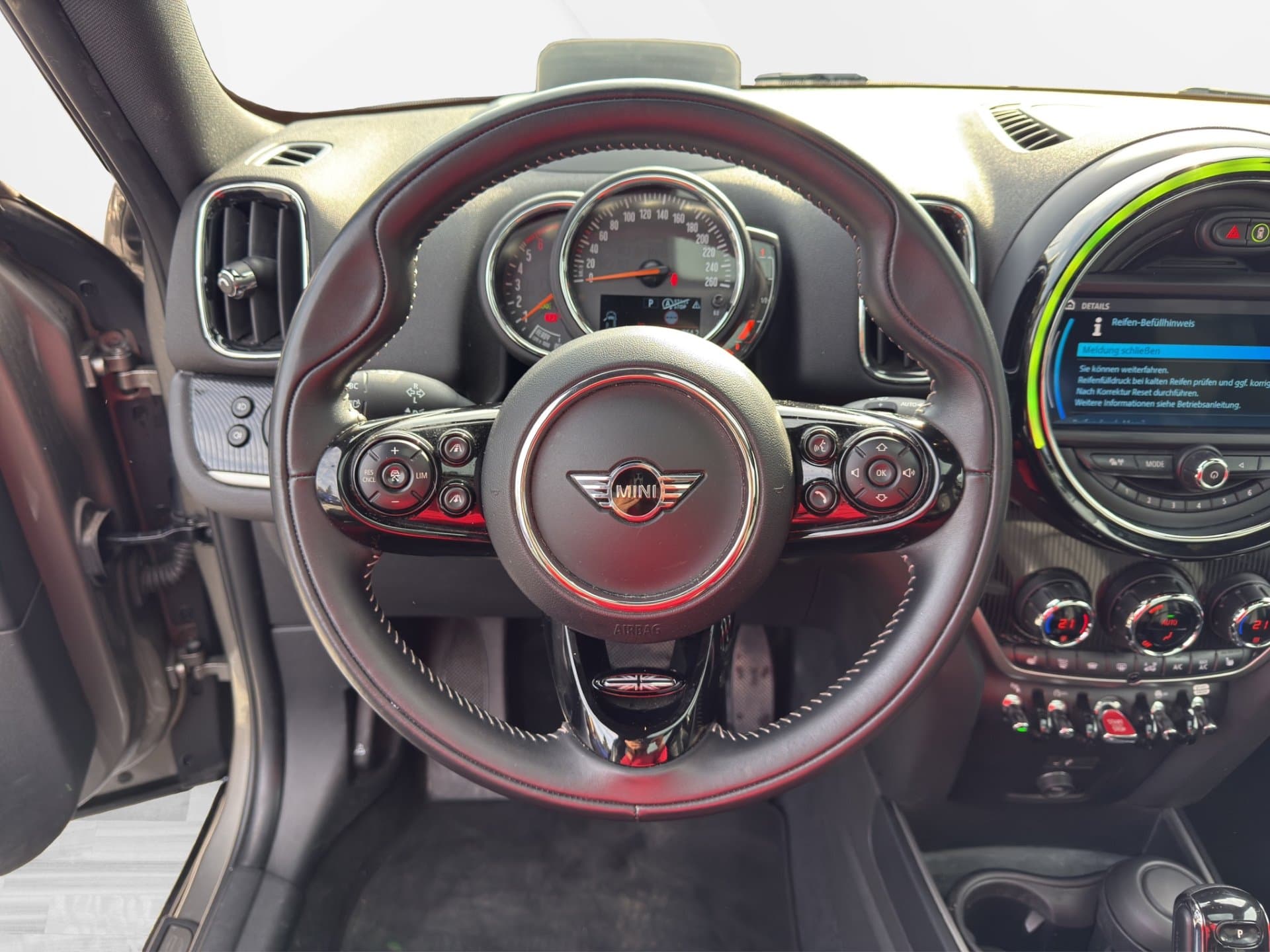 MINI Cooper D Countryman - Thumbnail 18