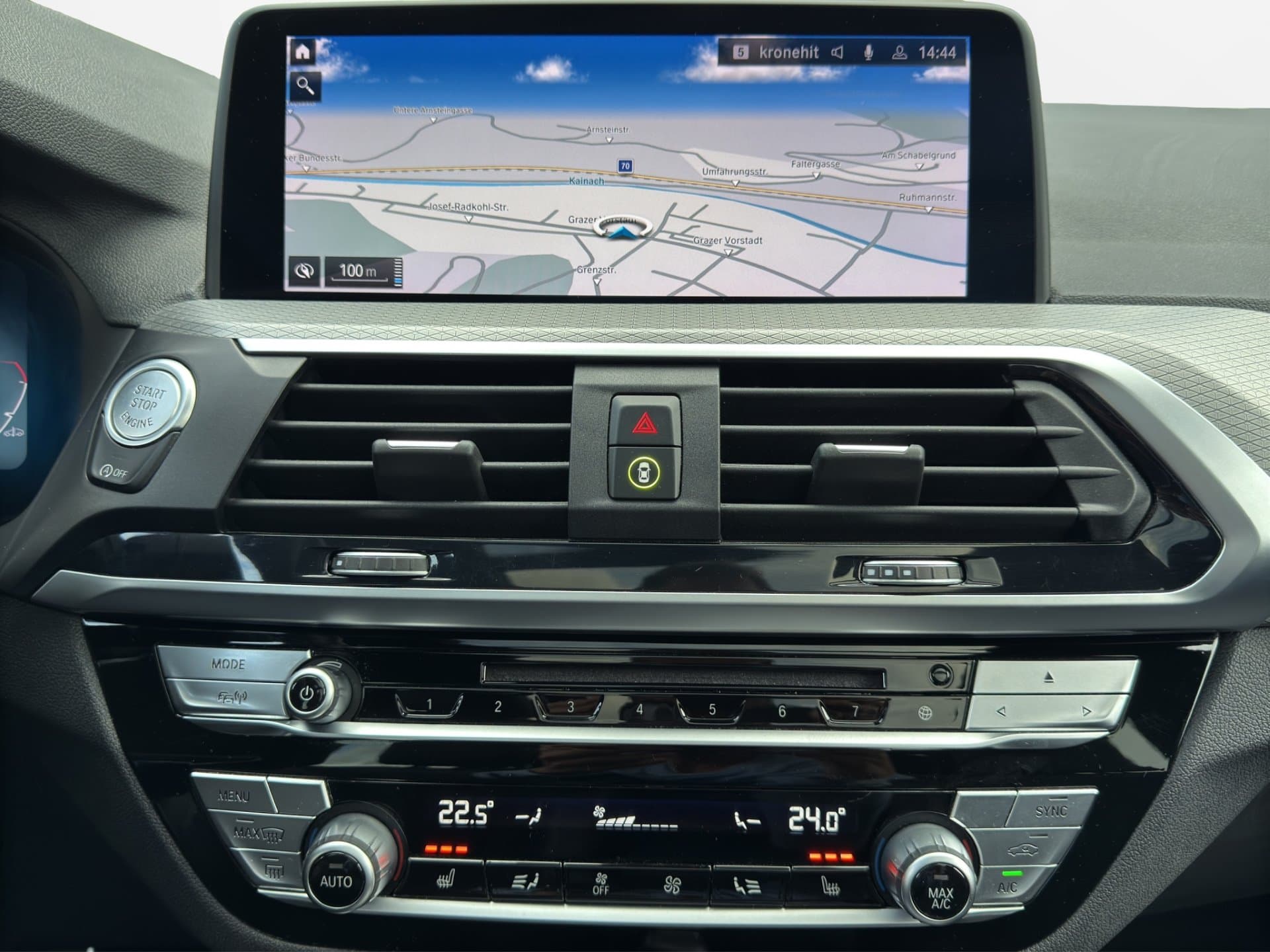 BMW X3 xDrive20d - Thumbnail 24