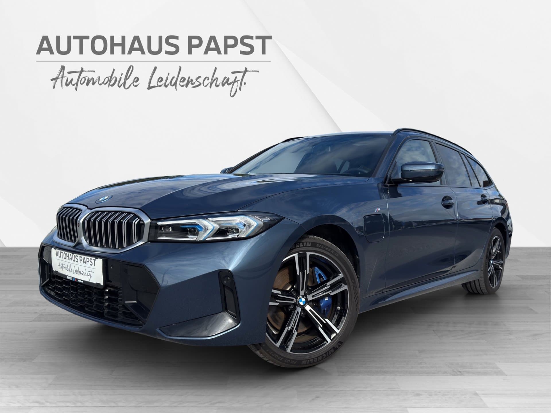 BMW 330e xDrive - Bild 1